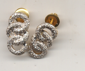 Beautiful 18 Kt Gold  Natural Diamond Earing